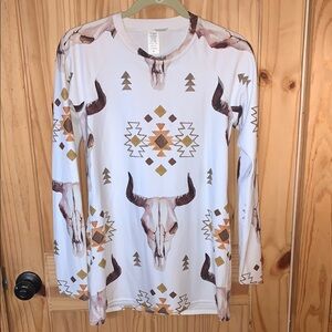 White Long Sleeve Shirt with Bull Skull Print XL